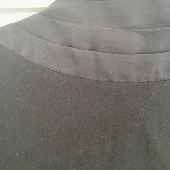 Light weight pleated Black Blazer Small - Picture 4 of 5